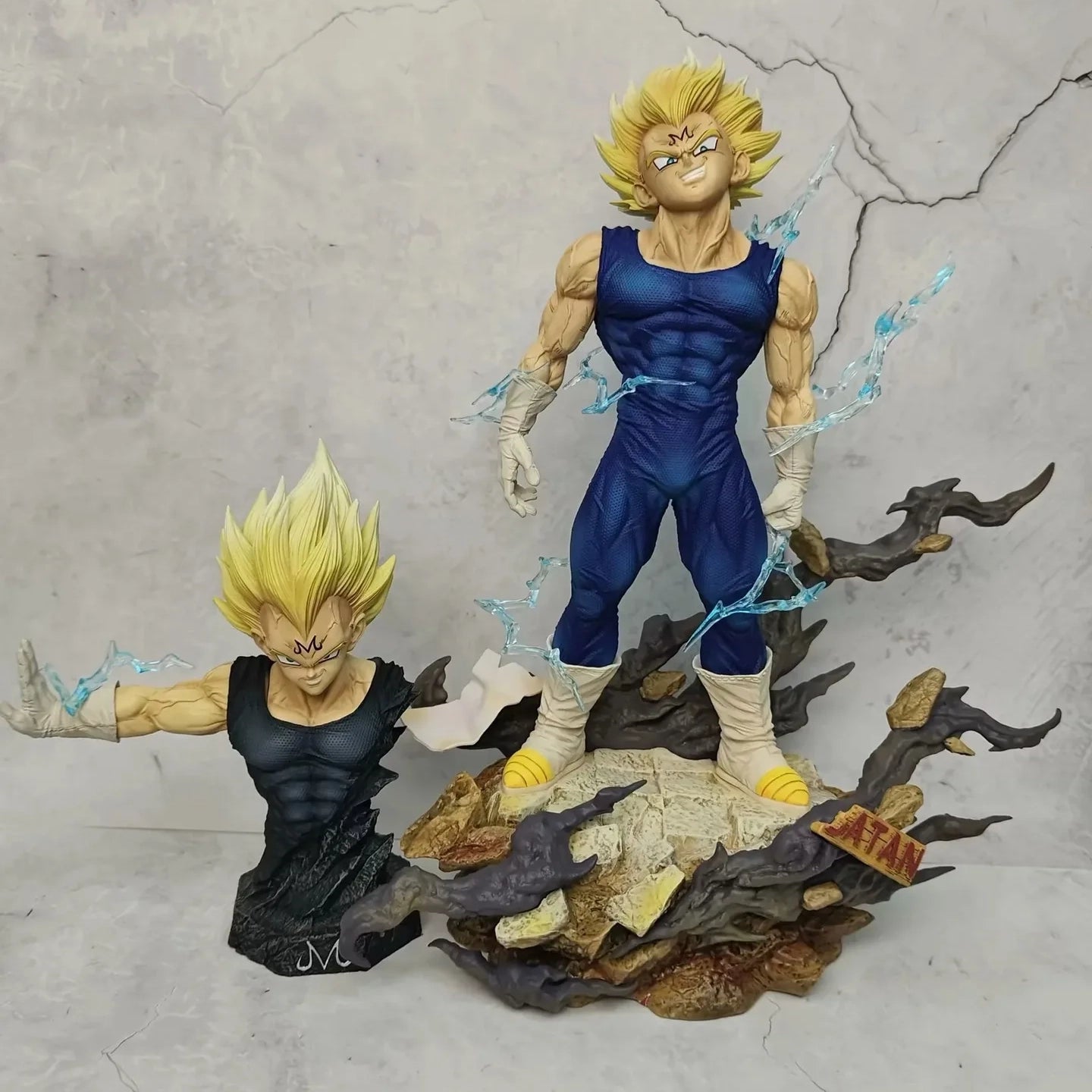 Dragon Ball Super Saiyan Majin Vegeta Figura + Bust