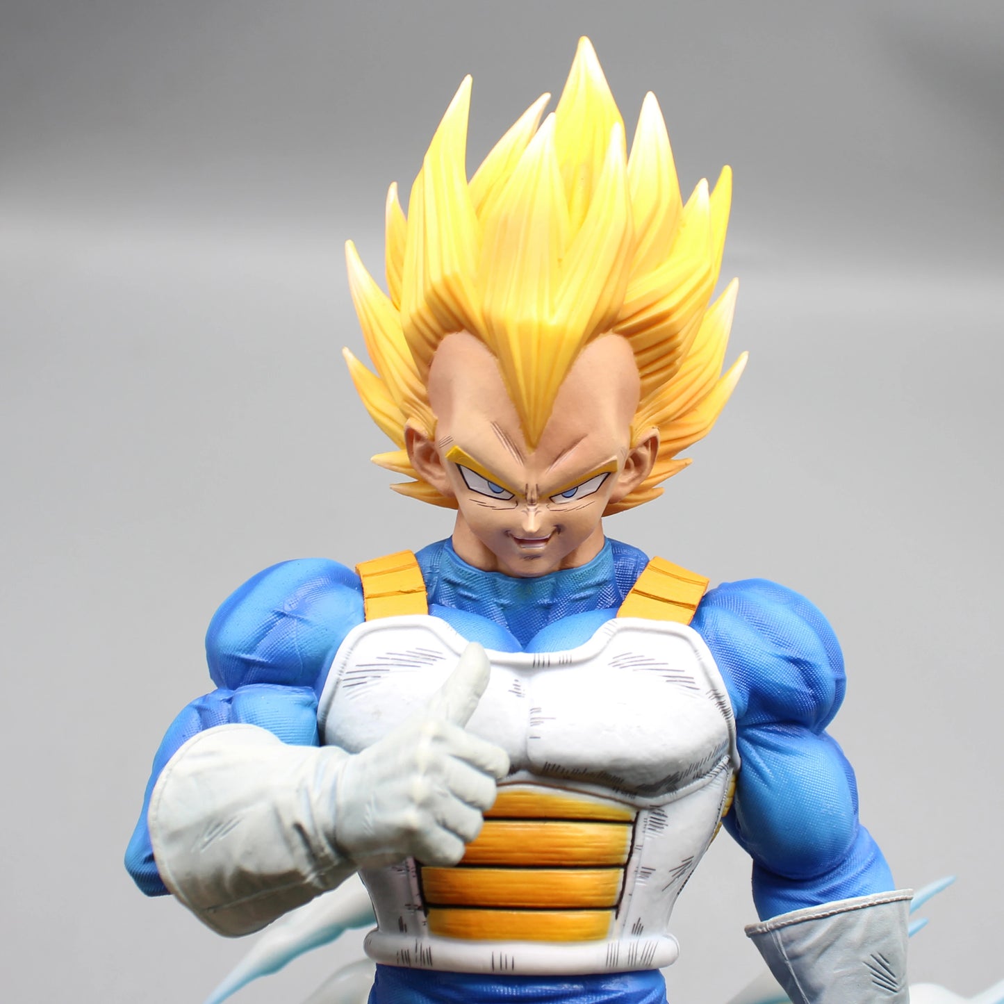 Vegeta Super Saiyan Clouds Studio PVC