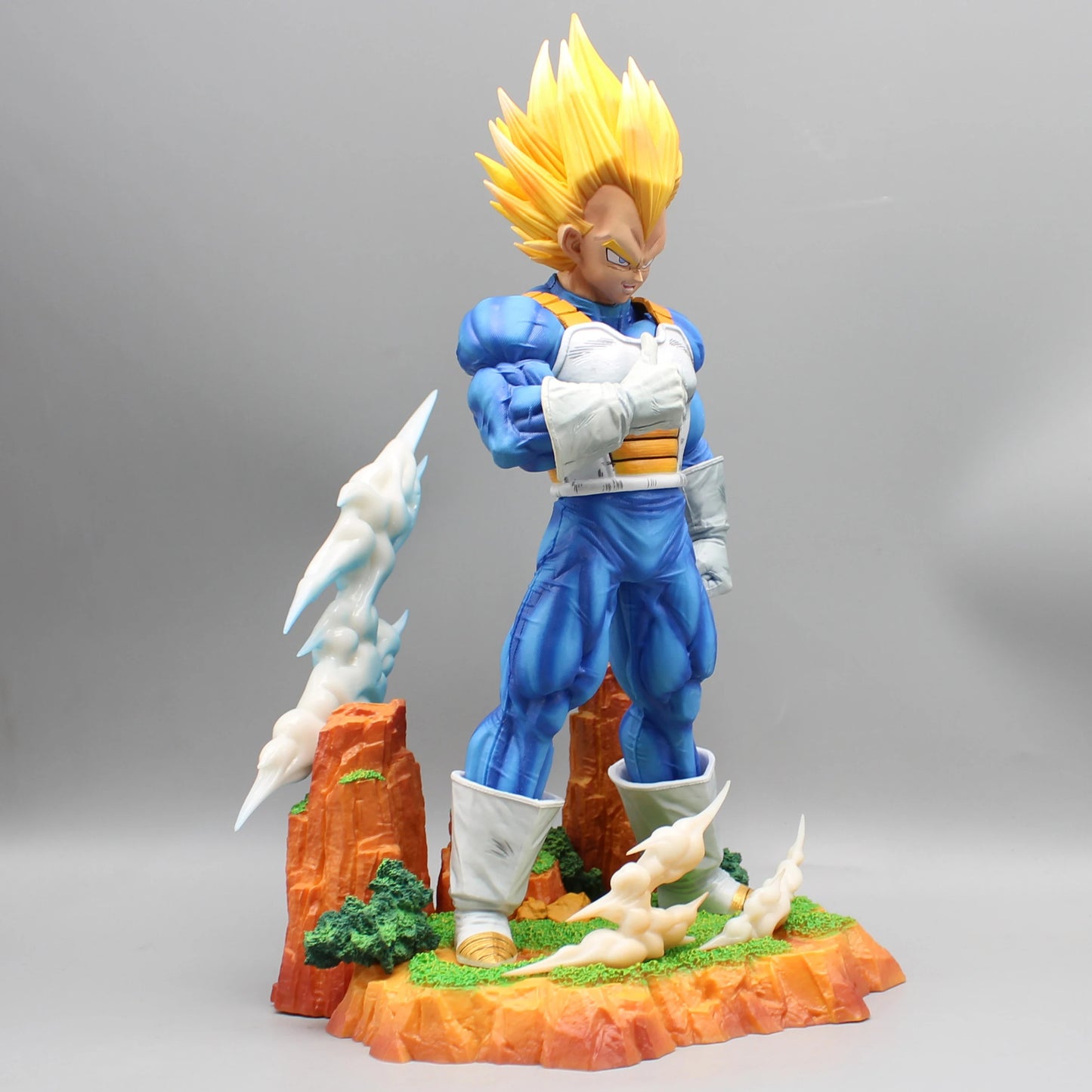 Vegeta Super Saiyan Clouds Studio PVC