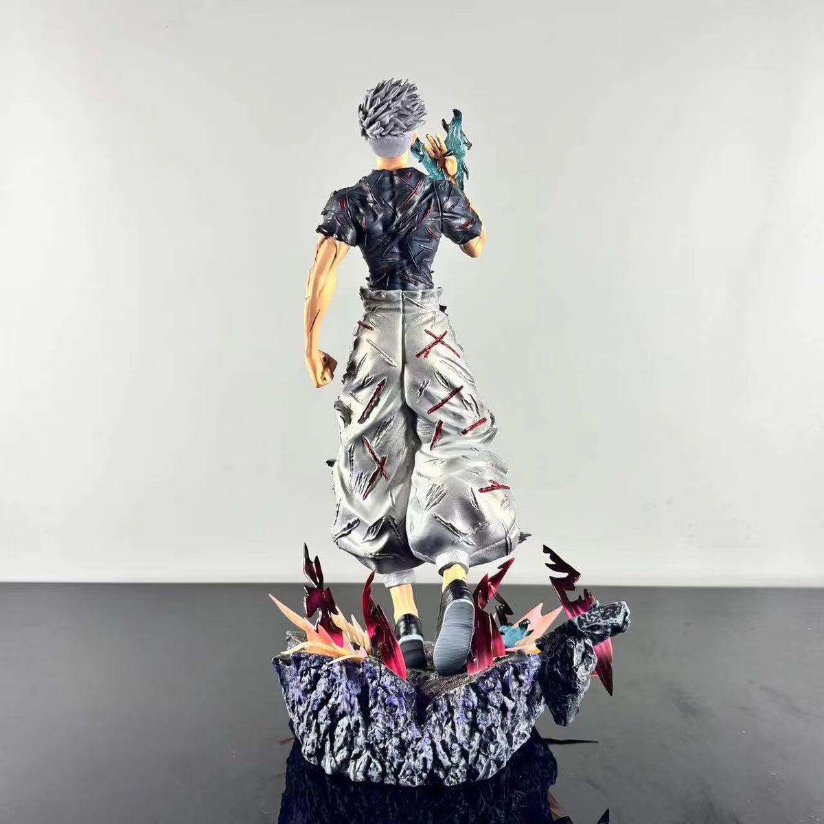 Statuetta Satoru Gojo Battle Damage Shinjuku vs Sukuna Jujutsu Kaisen C4 Studio PVC