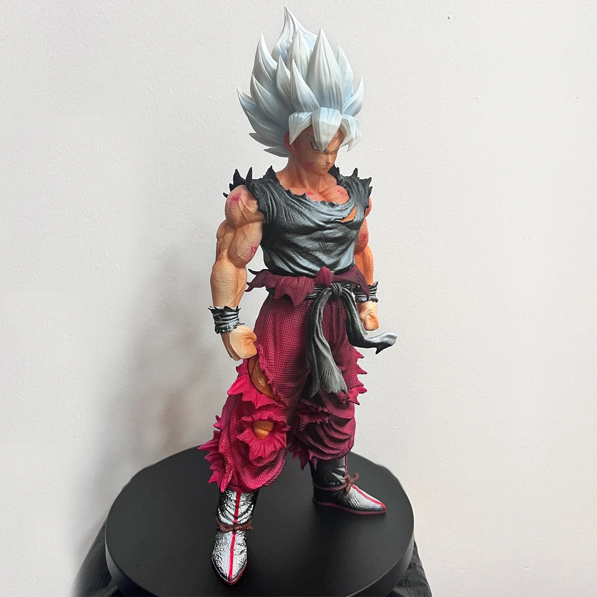 Goku Super Saiyan God White Dragon Ball Super C4 Studio